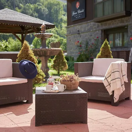 Gran & Petit Hotel 3*